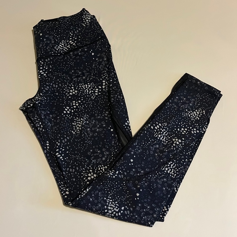 Victoria’s Secret sport Full length leggings with mesh detail
